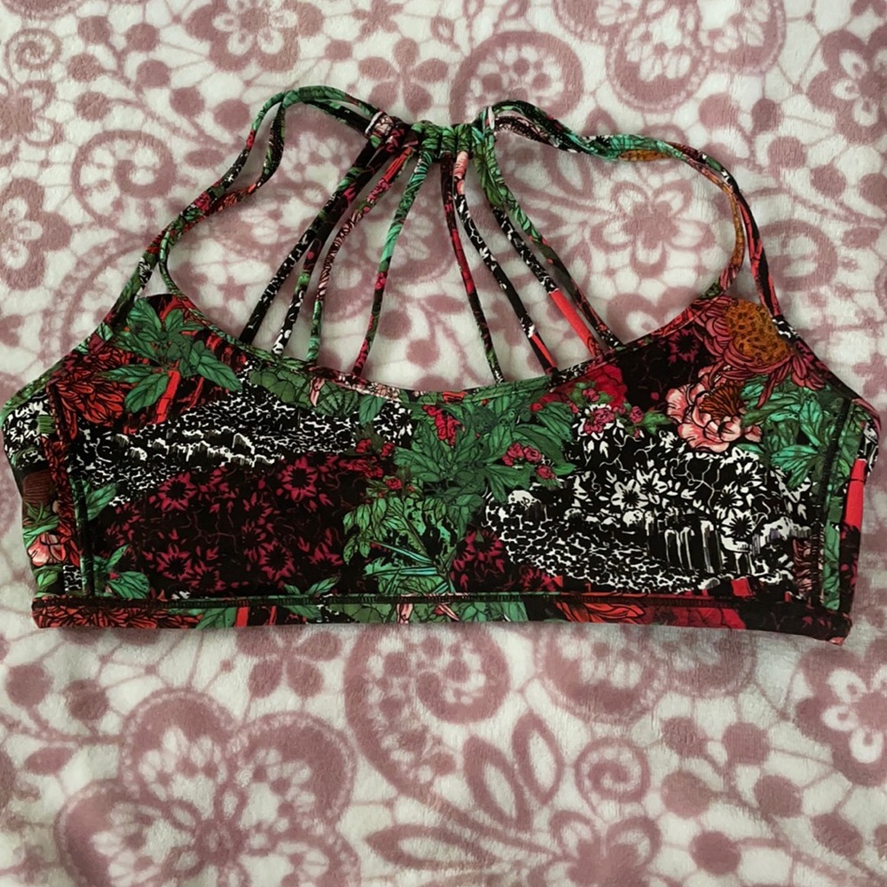 Lululemon lighten up bra
